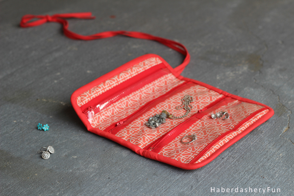 Step-by-Step Sewing} DIY Travel Jewellery Pouch 