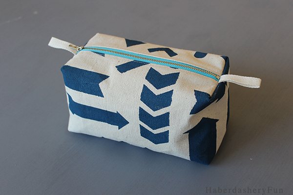 Printed Boxy pouch 