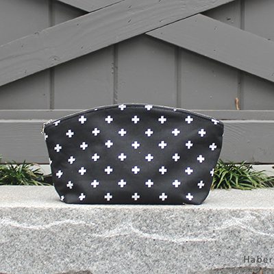 Tips On Sewing the Curvy Zipper Pouch