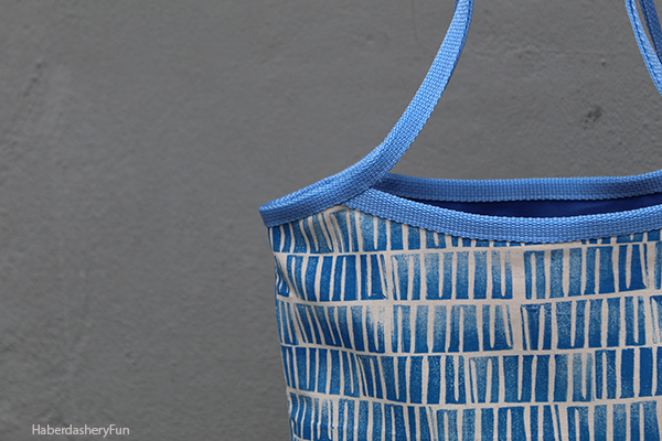 HaberdasheryFun Block Printed Tote Straps

Want to learnt to bloc print? Take an online class with HaberdasheryFun and learn how to block print